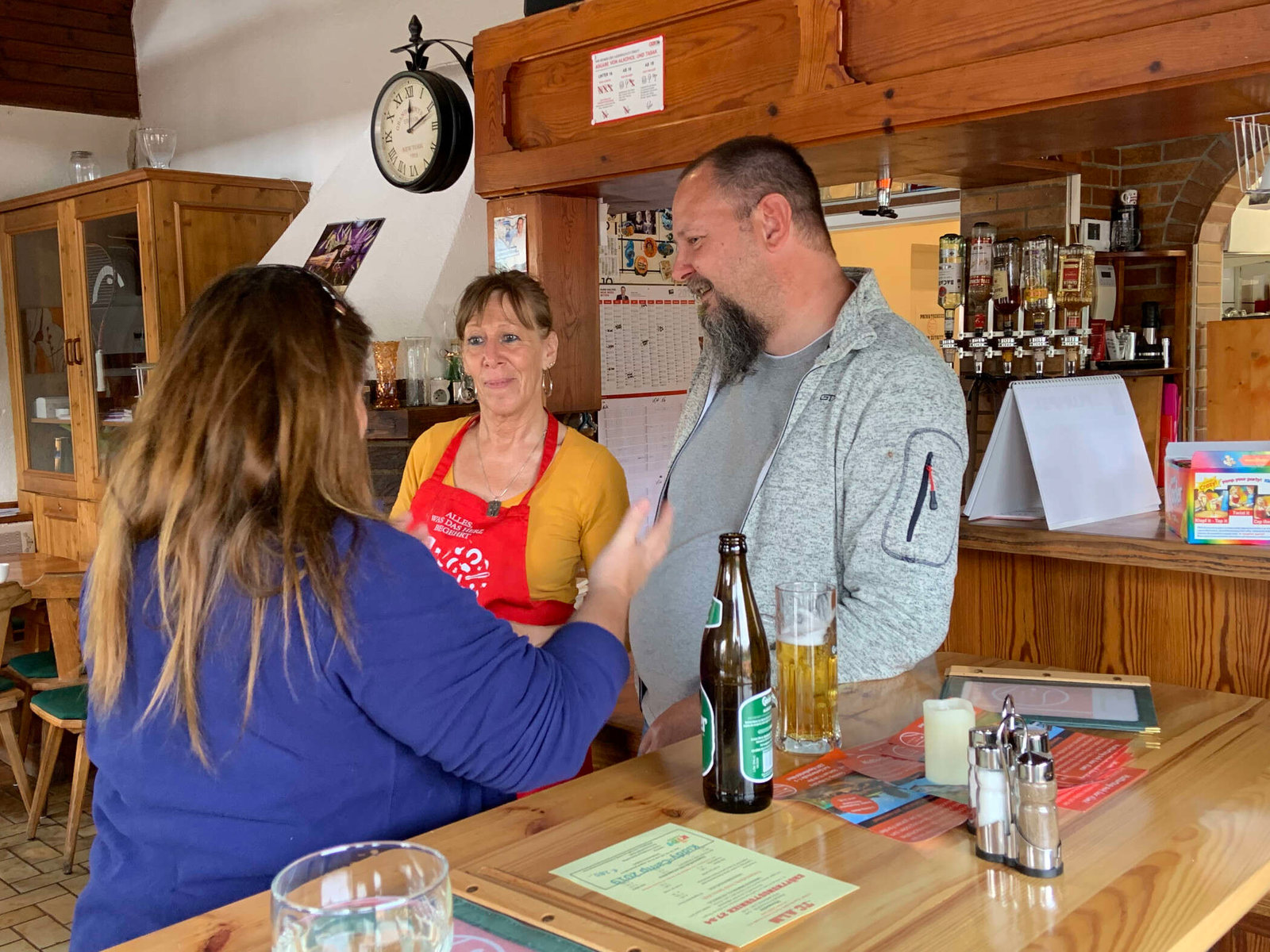 Besucher von Fredy’s Tennis-Alm